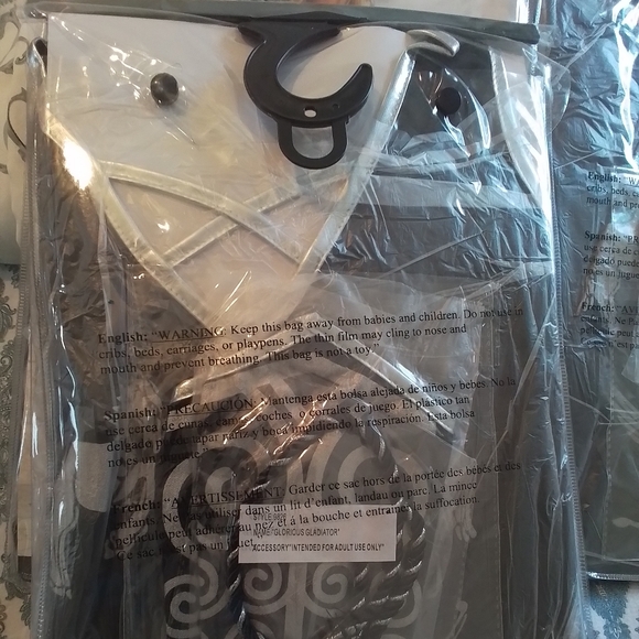 NEW Glorious Gladiator Women's Halloween 🦇 Costume SALE ‼️ - Picture 10 of 15